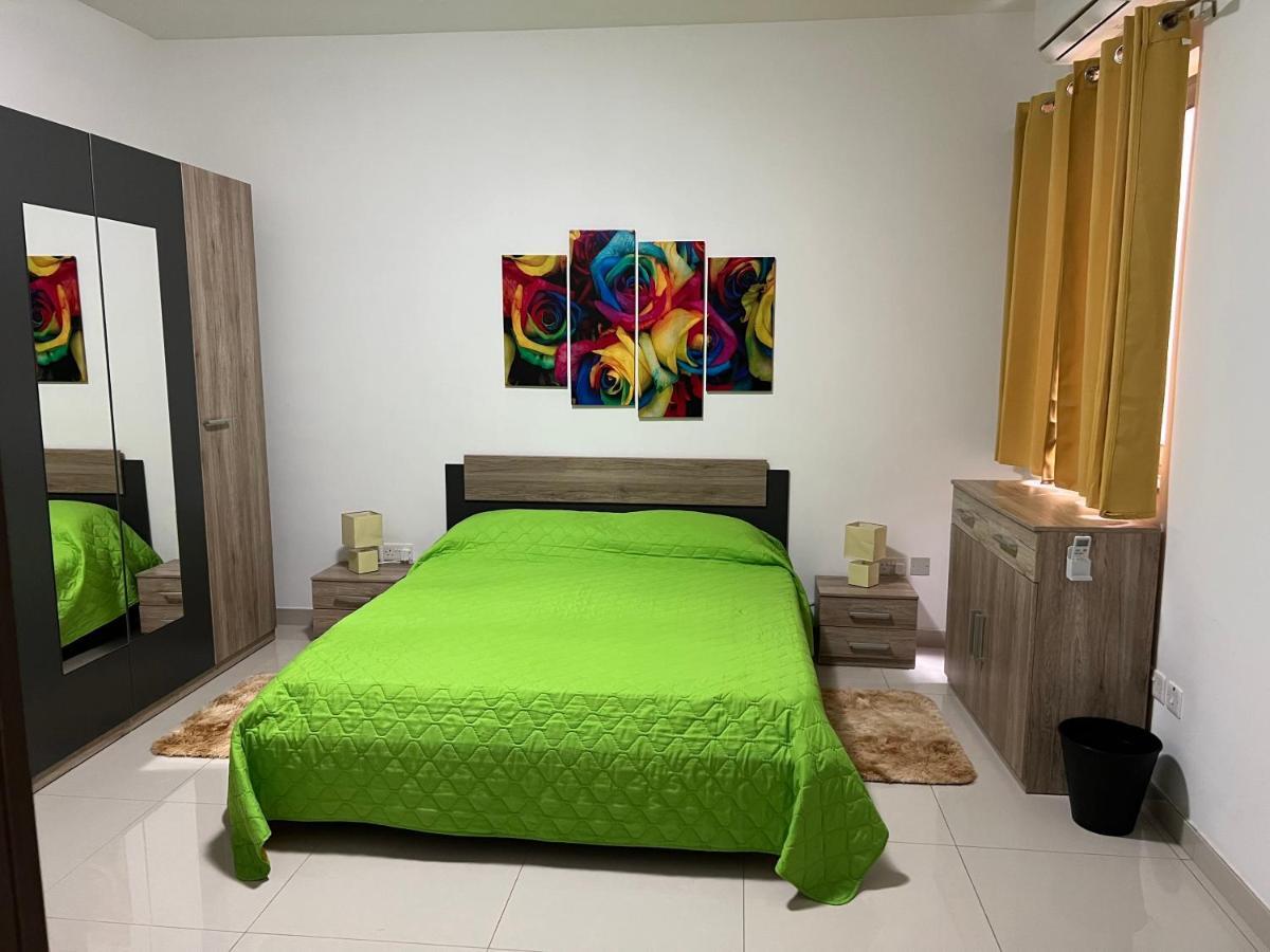 Claire'S Court Appartamento Marsaxlokk Esterno foto