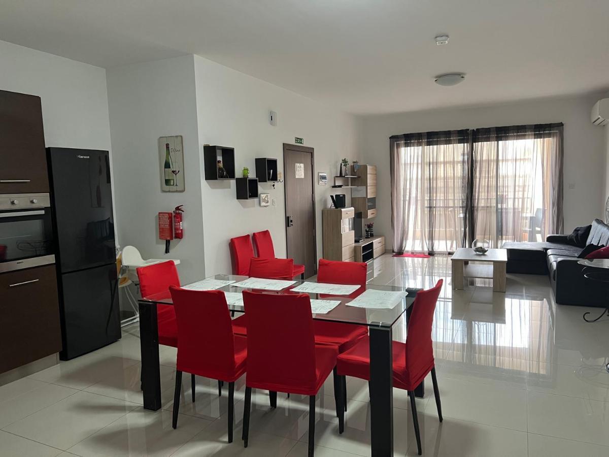 Claire'S Court Appartamento Marsaxlokk Esterno foto