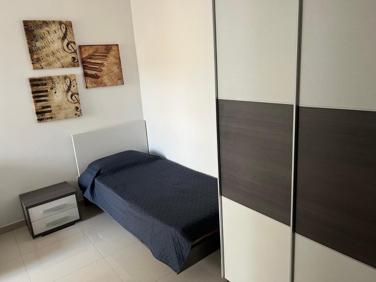 Claire'S Court Appartamento Marsaxlokk Esterno foto