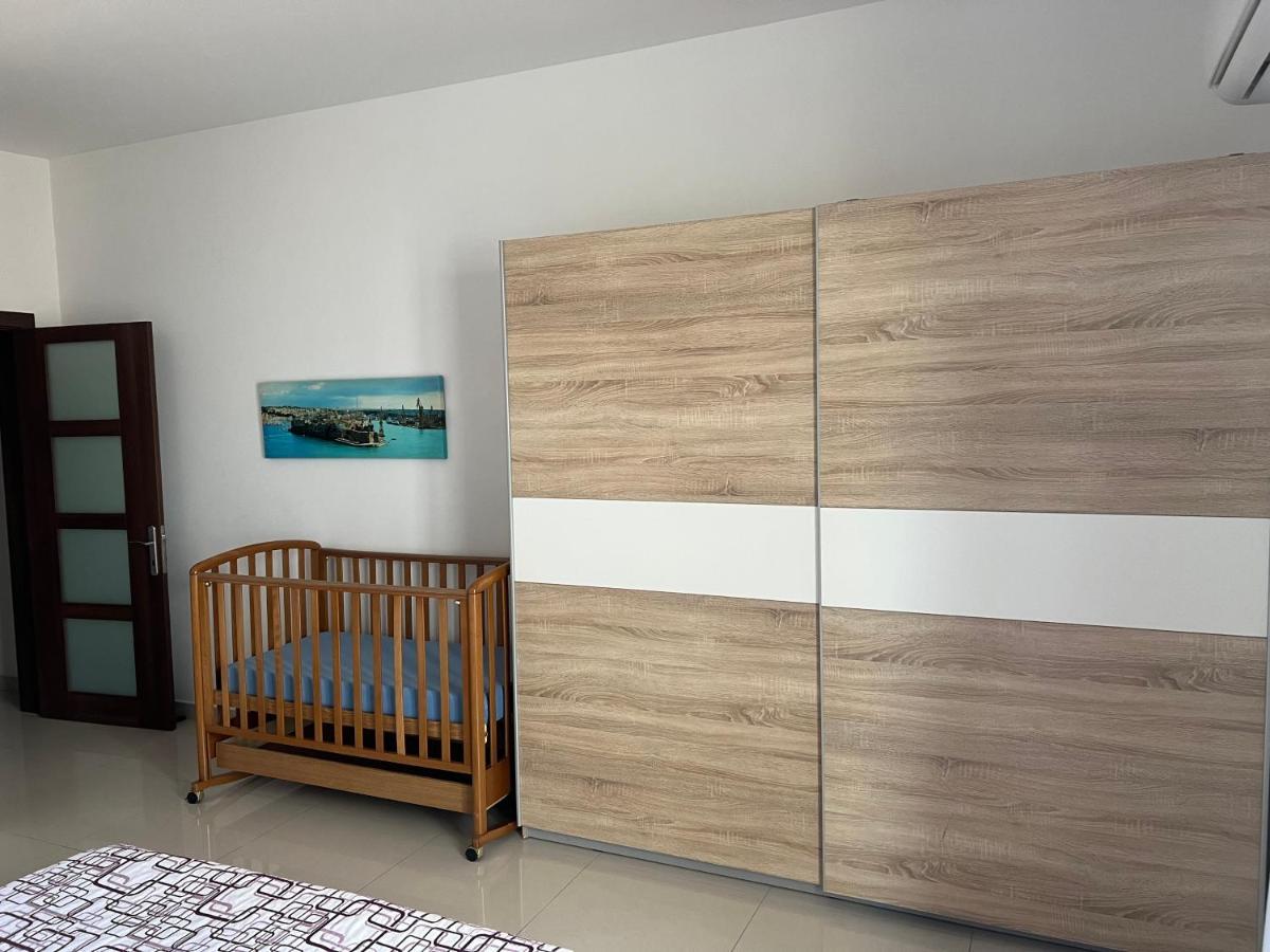 Claire'S Court Appartamento Marsaxlokk Esterno foto