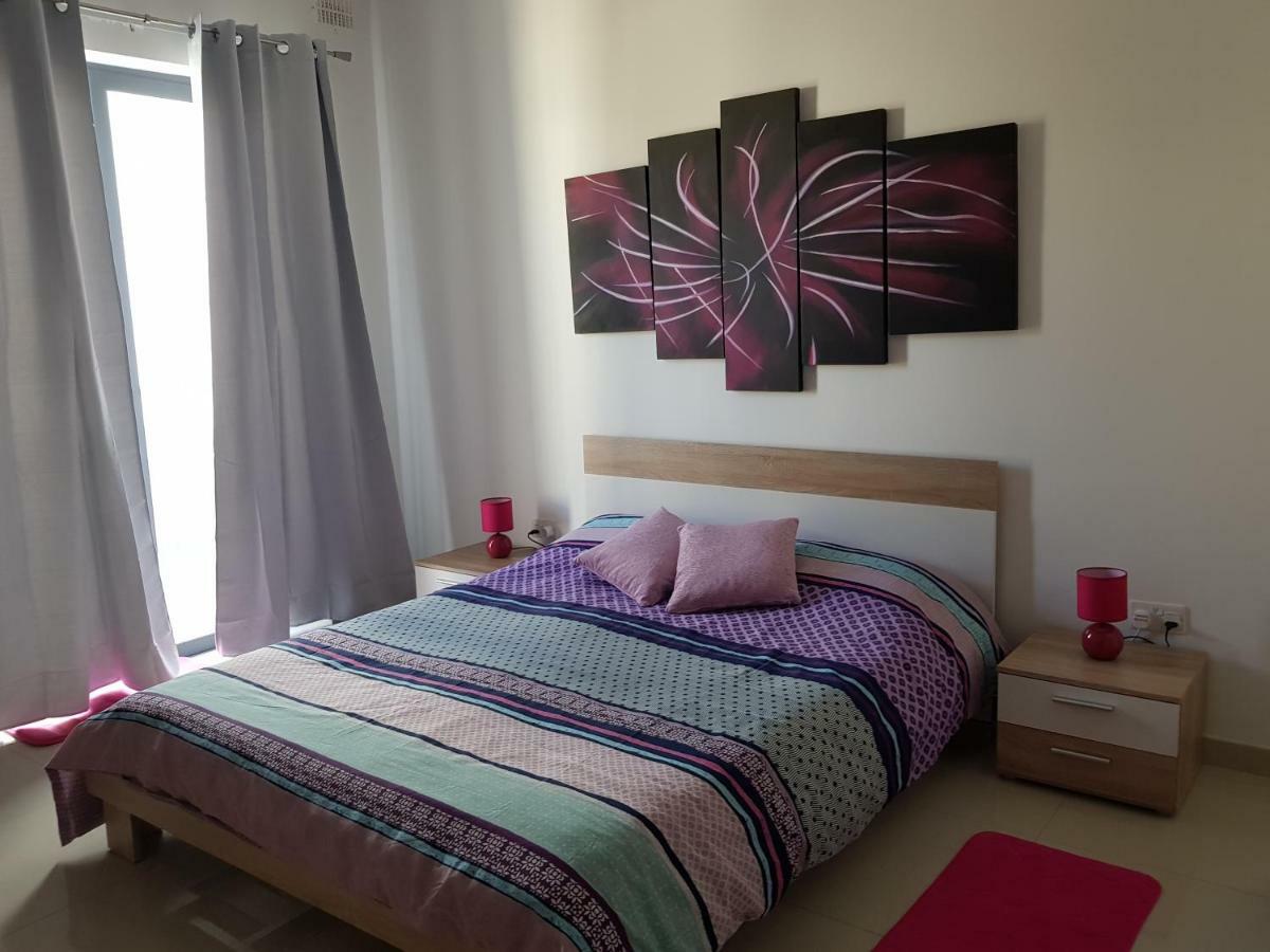 Claire'S Court Appartamento Marsaxlokk Esterno foto
